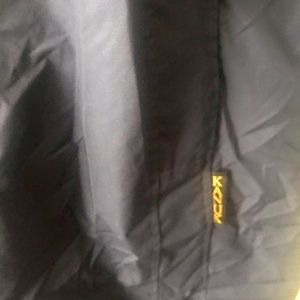 Kanuk women épervier winter coat size 4 F navy blue excellent condition